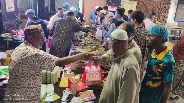 Ramadan Iftar Markets See Surge in Rajshahi City