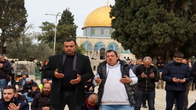 The United States yesterday urged Israel to allow Muslims to worship at the Al-Aqsa mosque compound in Jerusalem during Ramadan, after a far-right minister proposed barring Palestinians from the occup