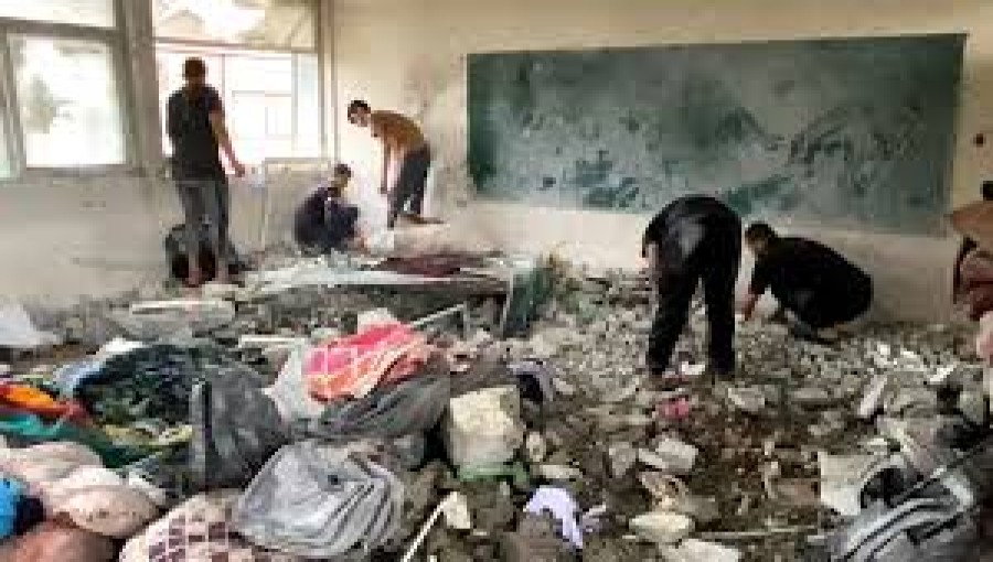 Israeli Airstrike on Gaza School to Killed Dozens