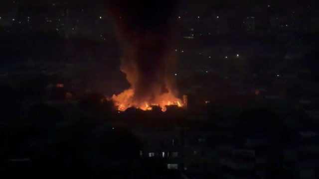 Fire Breaks Out in Karail Slum, Fire Service Rushed to Scene