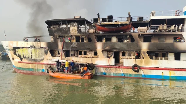 Fire Erupts on St Martin–Bound Cruise Ship at Cox’s Bazar Jetty