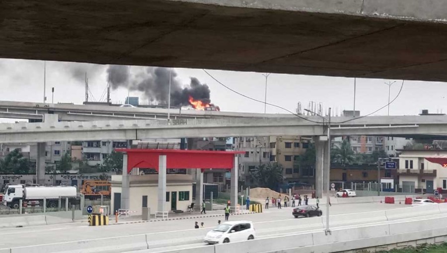 Microbus Engulfed in Flames on Dhaka Elevated Expressway