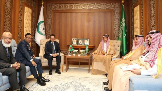 Bangladesh Raises Palestine Issue at OIC Emergency Meeting