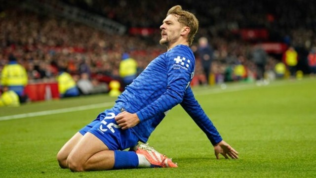 Manchester United Shocked 1-0 by 10-Man Everton at Old Trafford