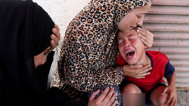 Israeli Strikes Kill 82 More in Gaza Despite Ongoing Ceasefire Talks