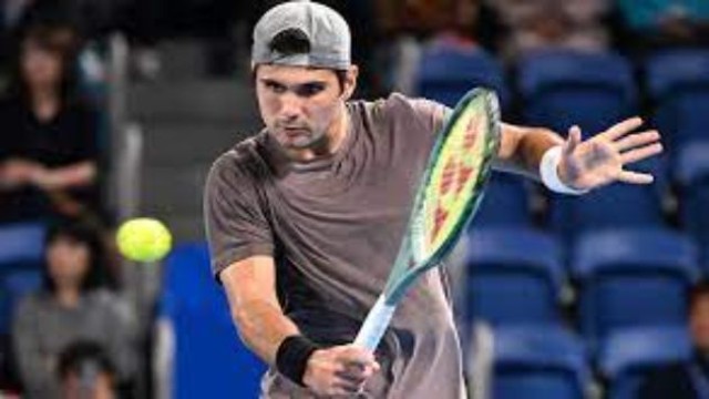 Giron stuns Tiafoe to reach Dallas Open semi-finals