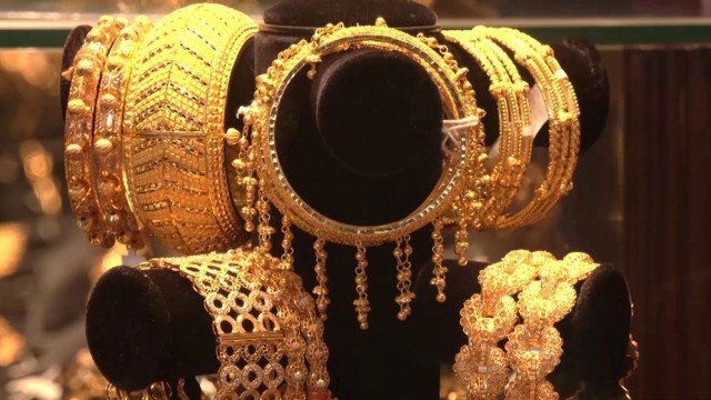 Gold Prices Fall Again in Domestic Market Following Global Decline