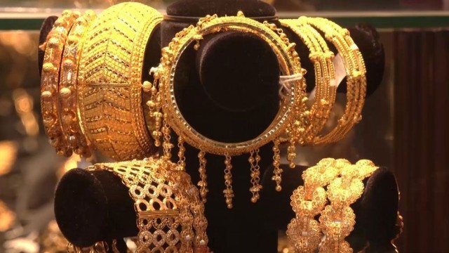 Gold Prices Fall Again in Domestic Market Following Global Trend