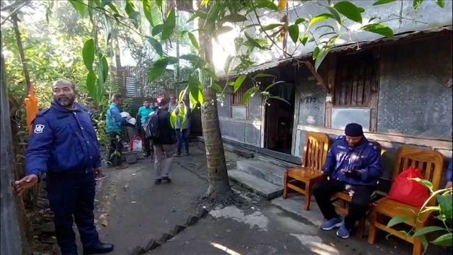 Mourning Deepens in Jhalakathi as Inqilab Manch Spokesperson Sharif Osman Hadi Passes Away