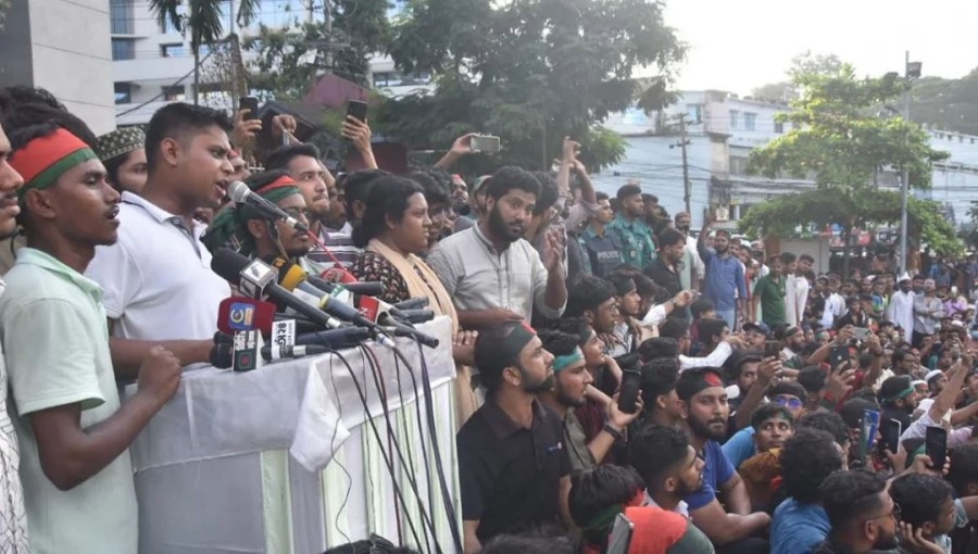 Hasnat Abdullah speaks at a rally in Chittagong on Sunday.