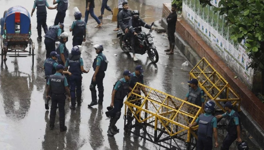 Police Deployed in Dhaka to Prevent Bangla Blockade