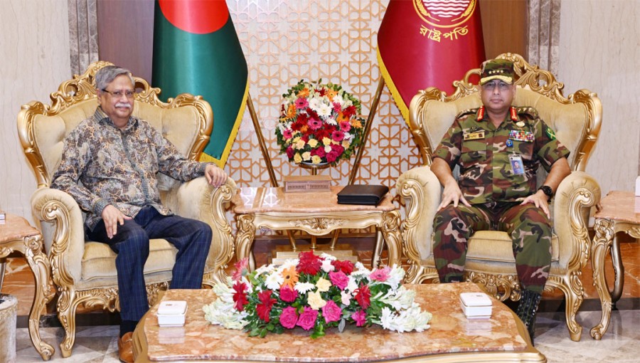 Chief of Army Staff (CAS) of the Bangladesh Army, General Waker-Uz-Zaman, met with President Mohammed Shahabuddin at Bangabhaban today.