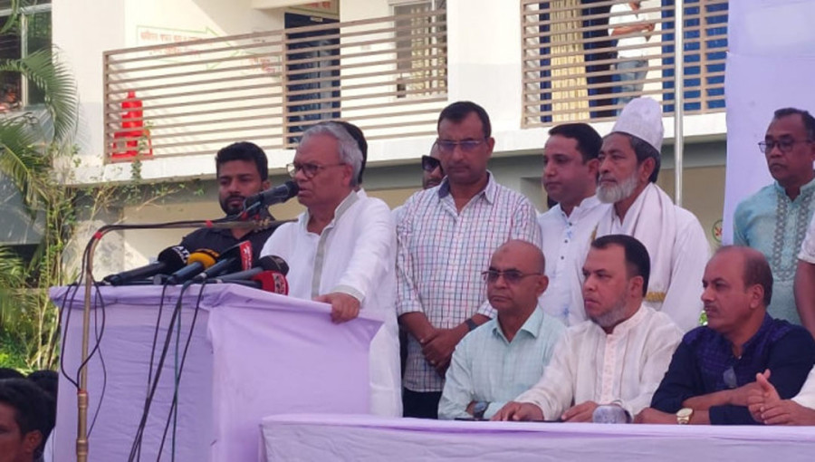 BNP Senior Joint Secretary General Ruhul Kabir Rizvi speaks at a meeting organised on the occasion of gifts distribution to the families of July uprising martyrs in Barisal’s Bakerganj upazila on 16 November.