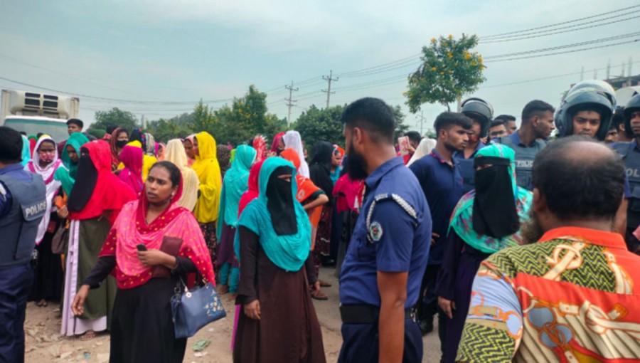 Worker Unrest in Gazipur: 3 Factories Closed, 6 Detained by Army