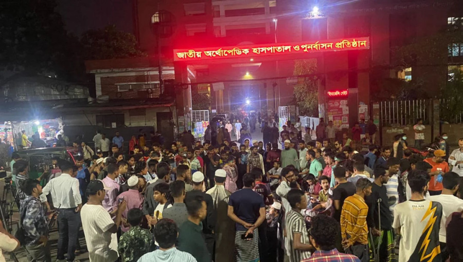 Injured protesters from the July student movement staged a protest in the capital by blocking roads outside the National Institute of Traumatology and Orthopaedic Rehabilitation(Nitor) on Wednesday,