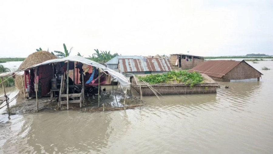 Floods Worsen in Kurigram Amid Rising Rivers, Inadequate Relief