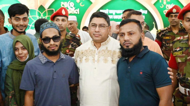 Army Chief General Waker-Uz-Zaman attends an Iftar event honouring those injured in the July uprising at Sena Malancha in Dhaka Cantonment on Sunday, March 23, 2025.