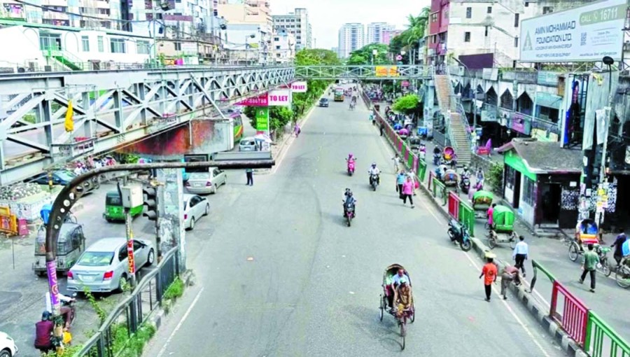 Dhaka roads turn empty due to anti-quota movement