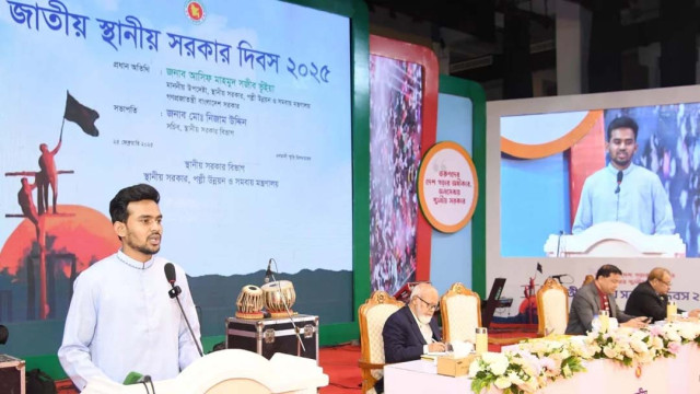 Adviser Asif Mahmud Shojib Bhuyain speaking in an event on Tuesday, February 25, 2025 on the occasion of the National Local Government Day at the Osmani Memorial Auditorium. Photo: PID