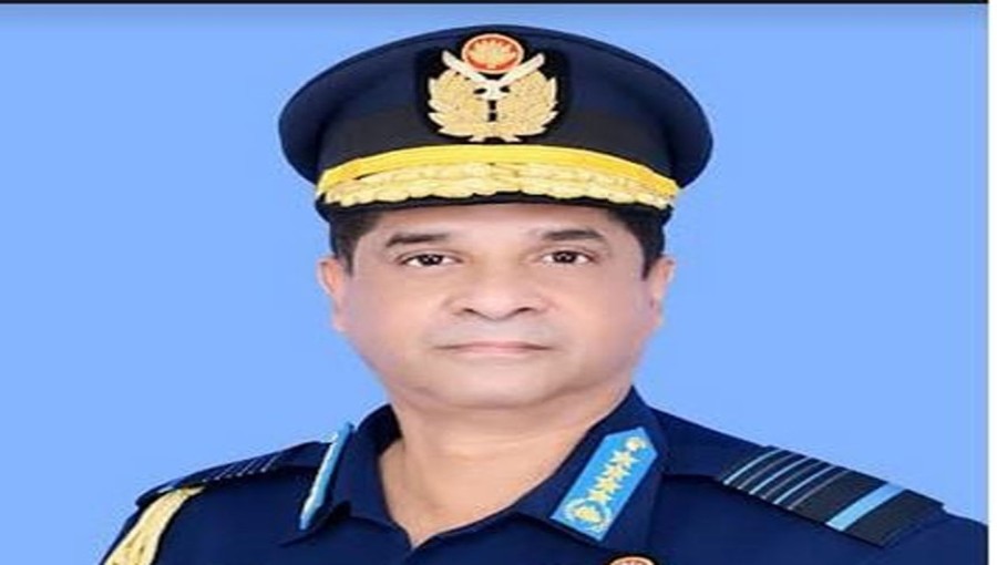 Air Chief Leaves for UK on Official Visit