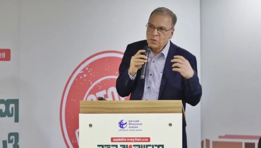 Transparency International Bangladesh (TIB) Executive Director Iftekharuzzaman speaks during a discussion, titled "Democracy and Good Governance in New Bangladesh: Expectations of Youth," held at the TIB office in Dhanmondi on Sunday, September 15, 2024.