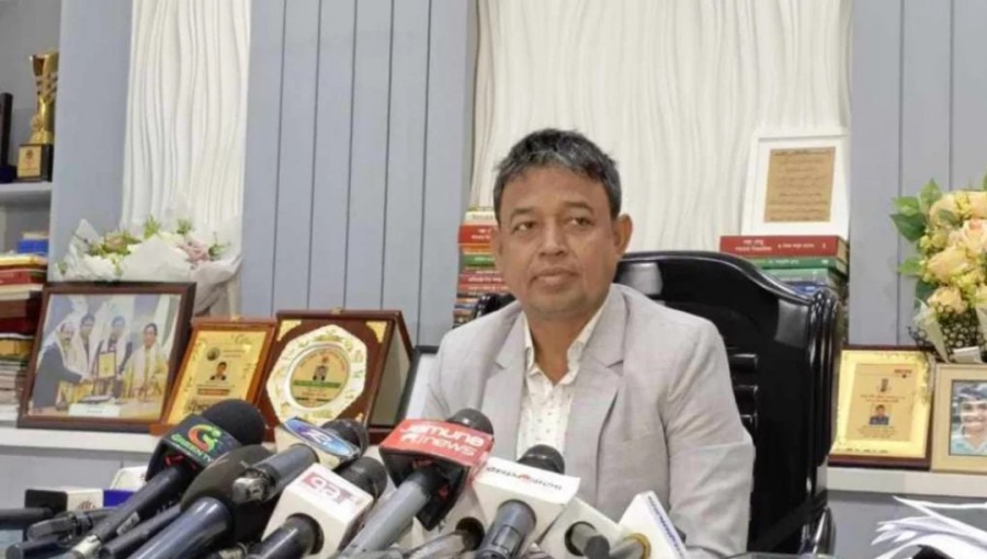 File image of Detective Branch (DB) chief Mohammad Harun-Or-Rashid speaks to journalists at his office on Minto Road in Dhaka on Monday