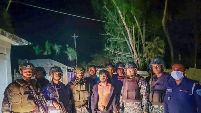 Bangladesh Navy and police arrest notorious robber Abul Khair and his accomplice Kohinoor during a joint operation in Teknafs Hnila Union, Cox’s Bazar, on Wednesday night, March 5, 2025. Photo: Courtesy