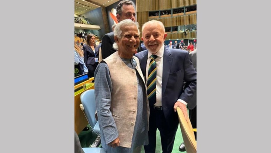 At the reception, Prof Yunus exchanged pleasantries with Brazil President Luiz Inacio Lula da Silva, President of Mauritius Prithvirajsingh Roopun and UN High Commissioner for Human Rights Volker Turk, among others.