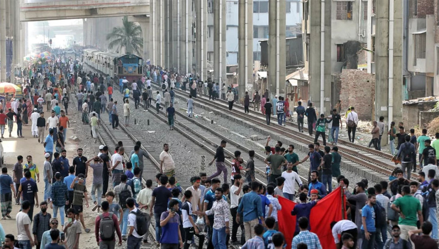 Road, Rail Traffic Resumes After Titumir College Students End Blockade