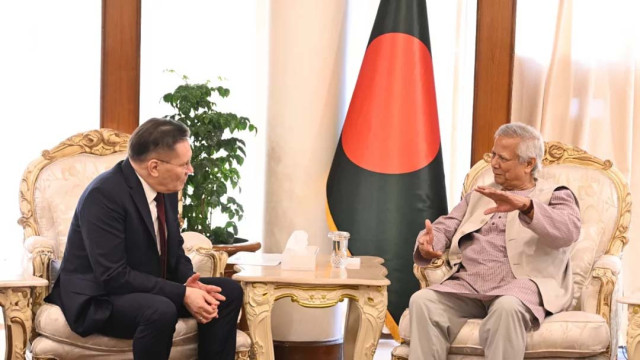 Chief Adviser Professor Muhammad Yunus and Director General Alexey Likhachev attends a meeting at the chief adviser’s official residence in State Guest House Jamuna on Wednesday, February 26, 2025. Photo: CA Press Wing