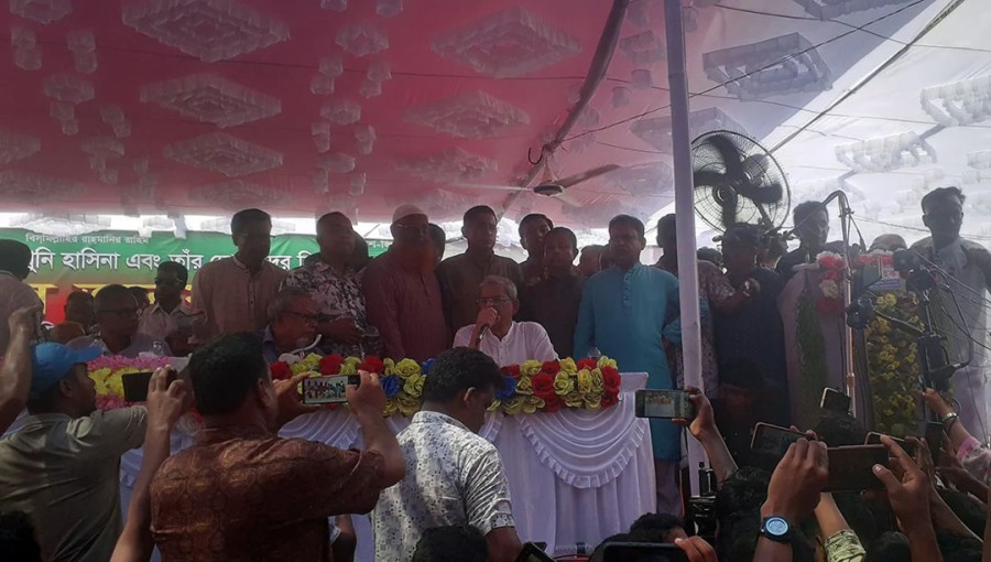 BNP Secretary General Mirza Fakhrul Islam Alamgir speaks at a rally in Haripur upazila of Thakurgaon on Wednesday, September 18, 2024.