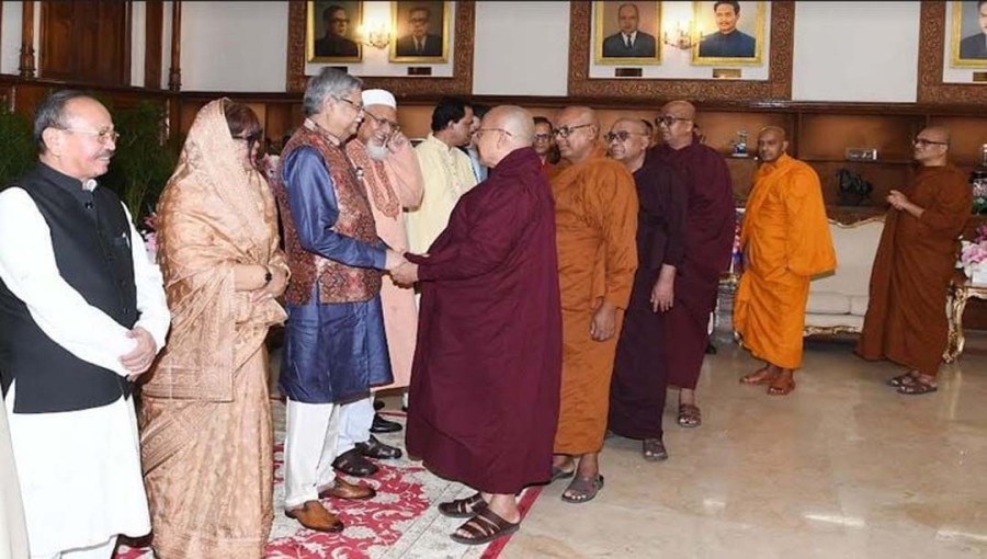 President Urges Buddhist Leaders to Work for People's Wellbeing