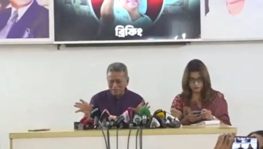 BNP Standing Committee Member Amir Khosru Mahmud Chowdhury speaks at the press conference at the BNP Chairperson's Gulshan office on Friday, August 23, 2024.