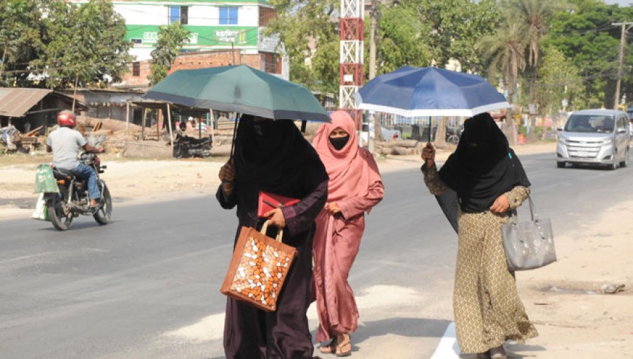 52-year record for highest temperature 43°C in Rajshahi