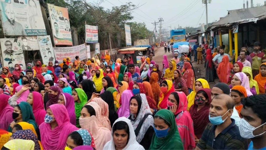 Workers in Gazipur Rally for Unpaid Salary, Eid Bonus