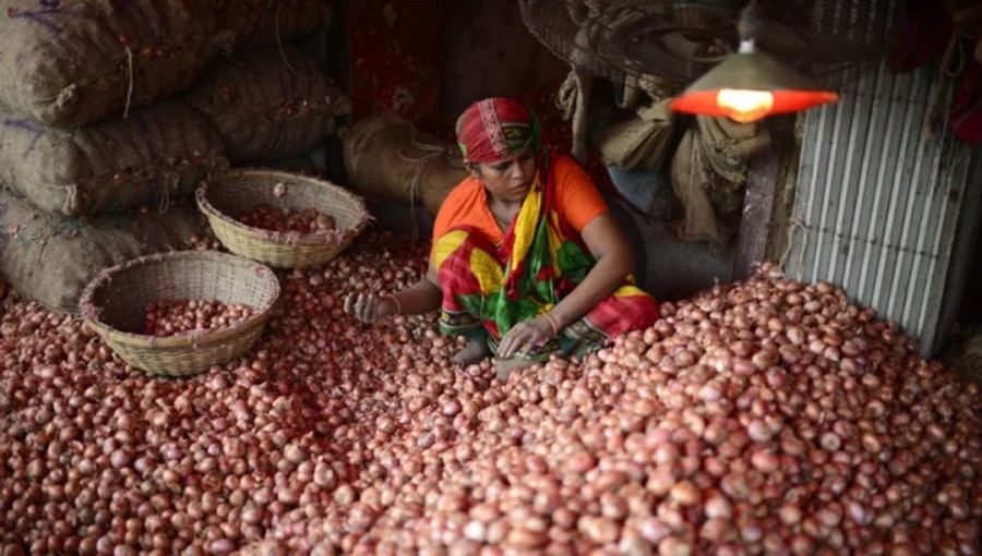 TCB to Offer Indian Onions at Tk40 per kg: State Minister Announces