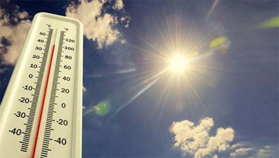 Mild Heat Wave Sweeps Three Districts