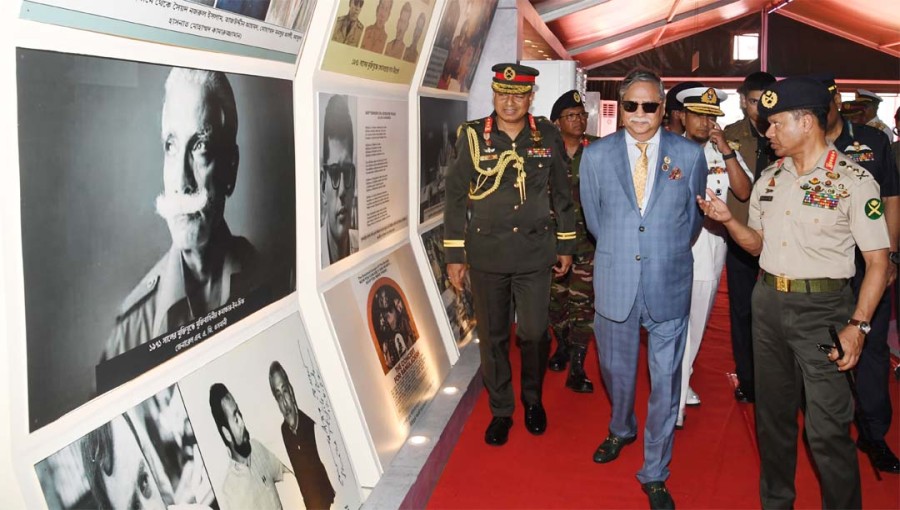 President Attends Military Hardware Exhibition