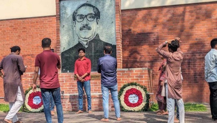 Activists of Bangladesh Chhatra League gather in BUET Shaheed Minar area on Sunday afternoon and place wreaths at the mural of Sheikh Mujibur Rahman