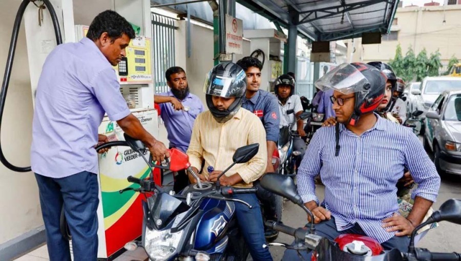 Government Implements Stringent Policy: No Helmet, No Fuel for Motorcyclists