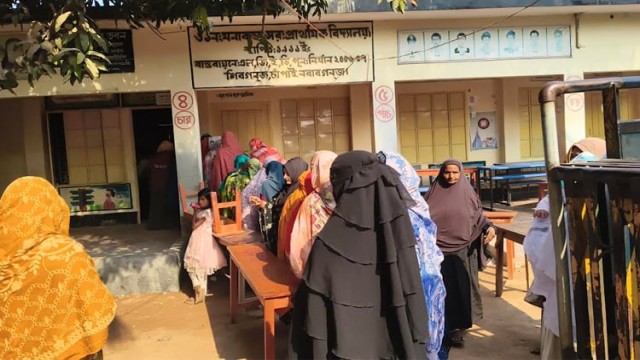 Peaceful Voting Underway in Chapainawabganj with Strong Voter Turnout