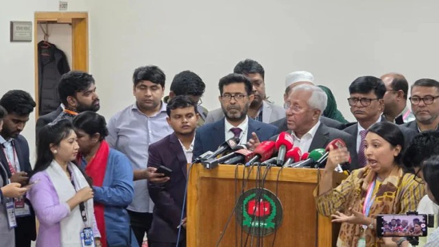 Voter Turnout Reaches 32.88% by Noon in National Election