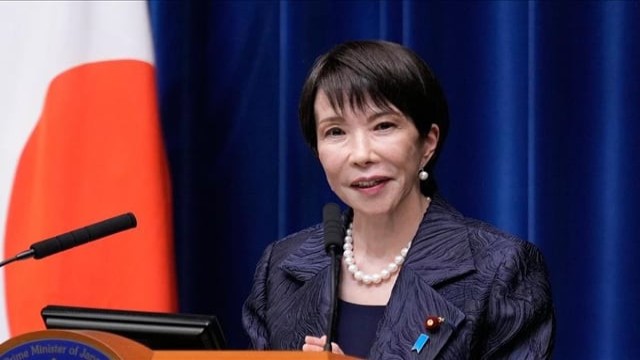 JAPAN PM REJECTS IMPERIAL SUCCESSION CHANGE  