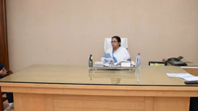 Md. Riaz Hamidullah today met with West Bengal Chief Minister Mamata Banerjee in Kolkata