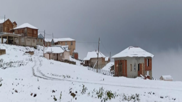 Heavy snow covers highlands near Rize and Artvin, creating an unprecedented contrast with soaring temperatures and wildfires in other parts of Turkey