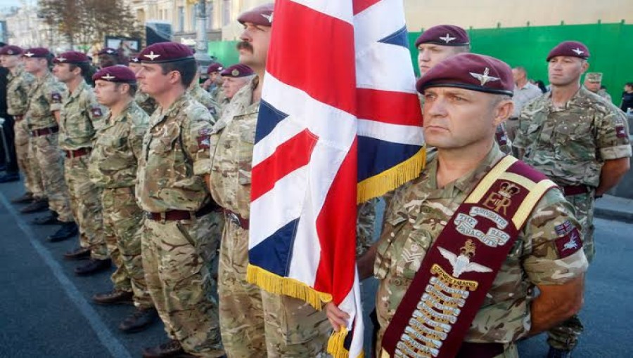 United Kingdom Ends 100-Year Tradition of Clean-Shaven Soldiers