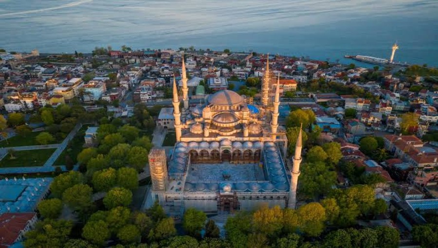 The Blue Mosque was included in the UNESCO World Heritage Site list in 1985 as part of the "Historic Areas of Istanbul"