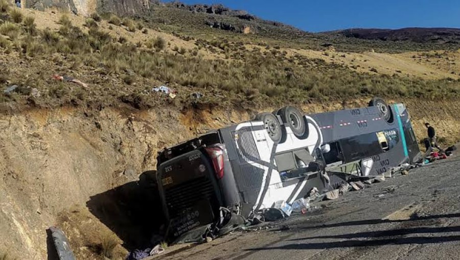 Tragic Bus Crash Claims Lives of 16 in Peru's Mountainous Ayacucho Region