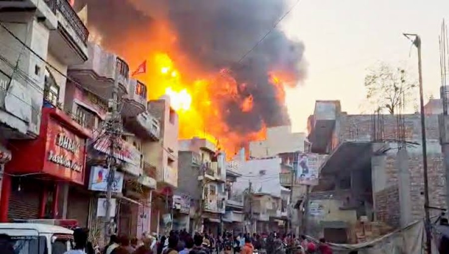 Terrible Fire Erupts at Carnival Resort in Delhi's Alipore Area