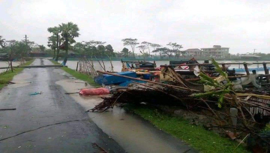 Cyclone Remal Ravages Mongla: Thousands of Homes Damaged, 60,000 People Affected